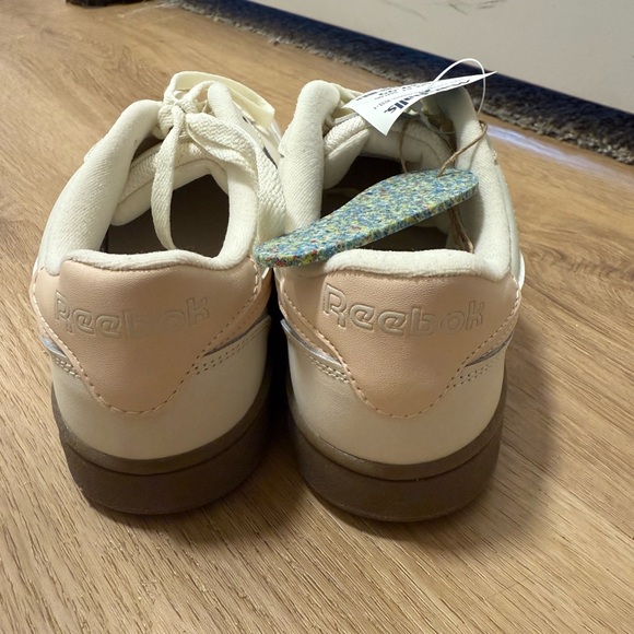 Reebok Cream and Tan Sneakers - Picture 5 of 5